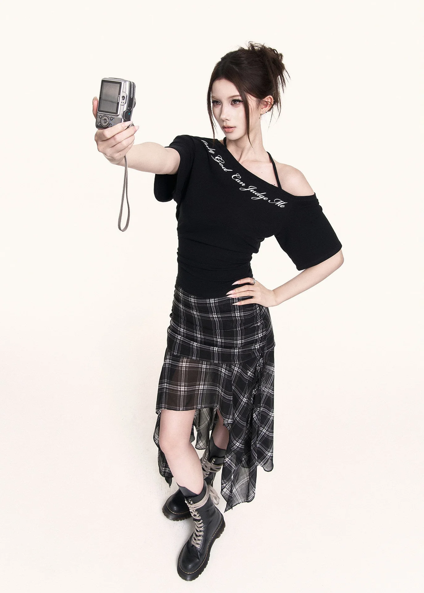Cross-Shoulder Script Crop Top - iotean