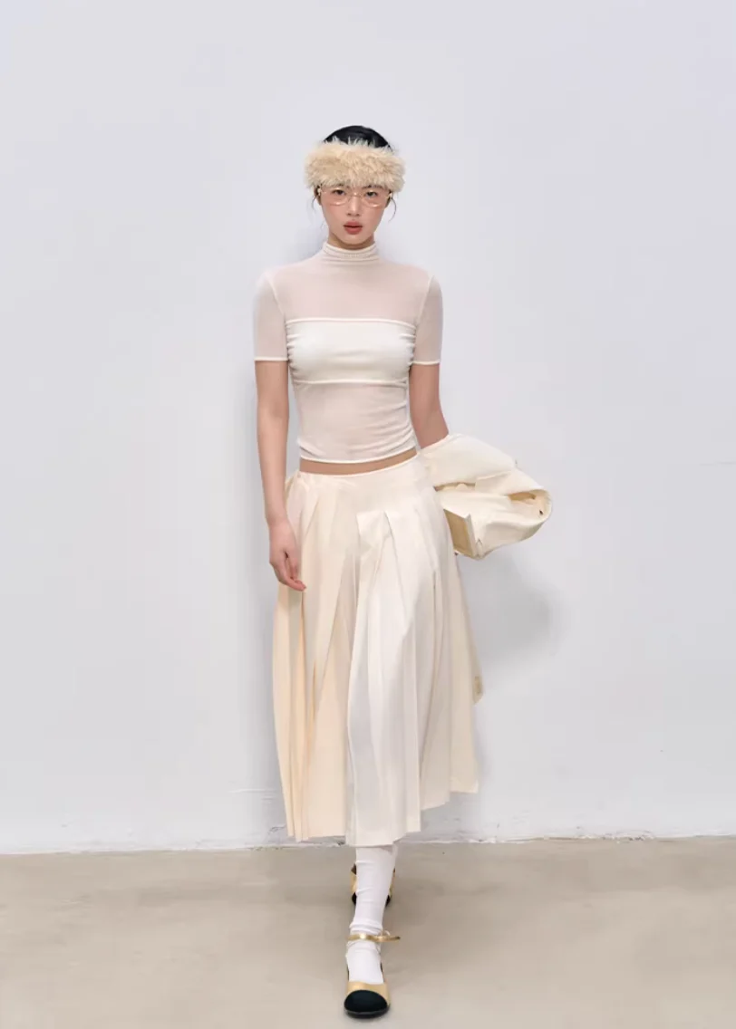 Soft Veil High-Neck Tee - iotean