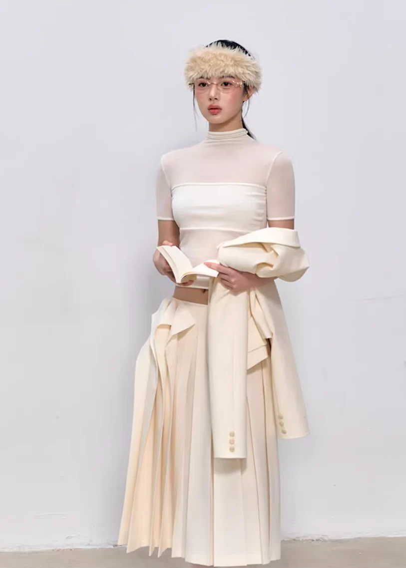 Soft Veil High-Neck Tee - iotean