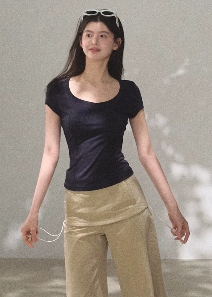 Bright Line U-Neck Tee - iotean
